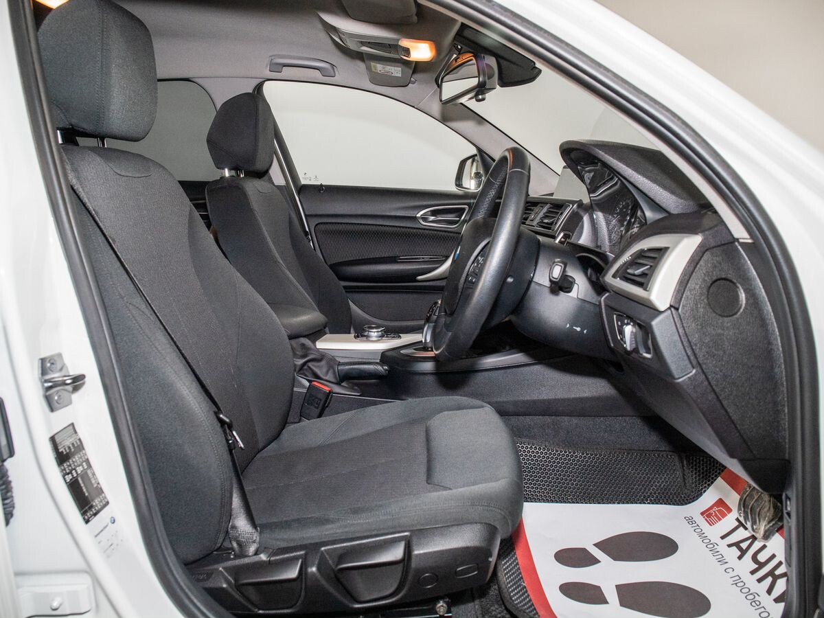 BMW 1 серии 2016 - фото автомобиля