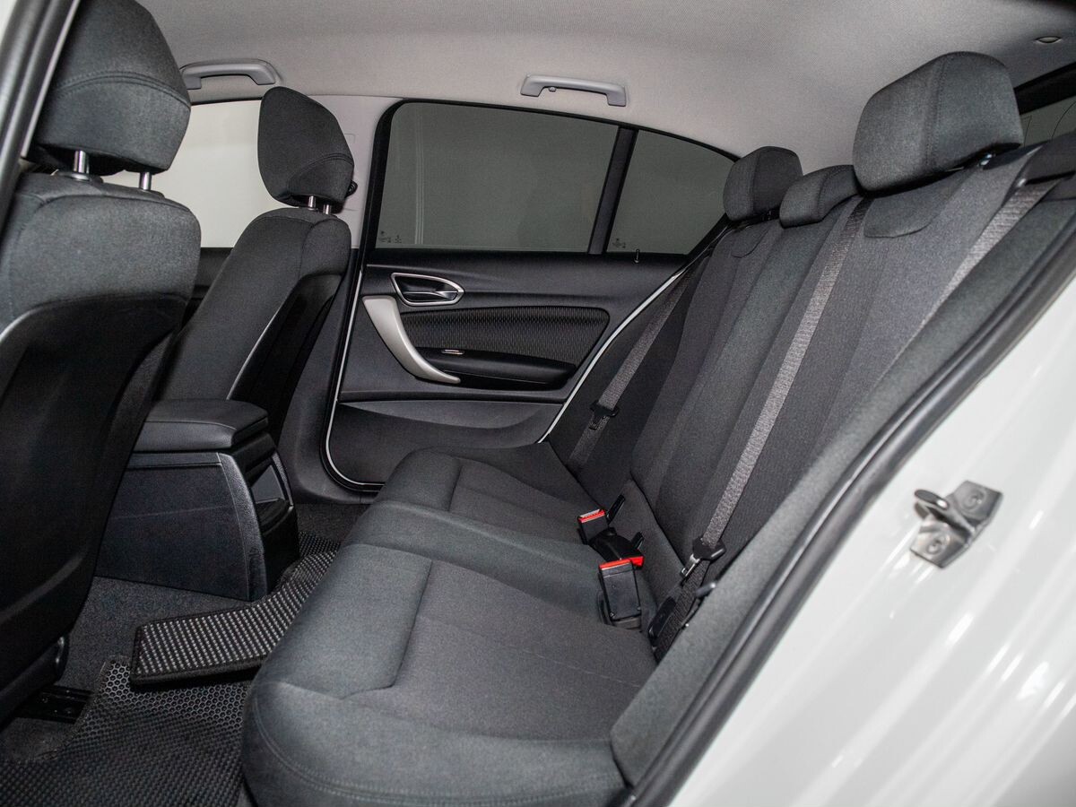 BMW 1 серии 2016 - фото автомобиля