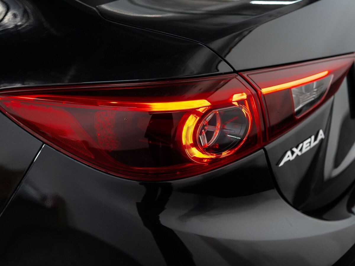 Mazda Axela 2015 - фото автомобиля