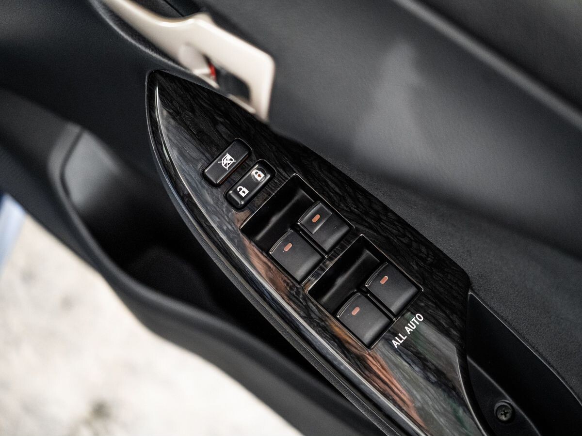 Toyota Corolla 2010 - фото автомобиля