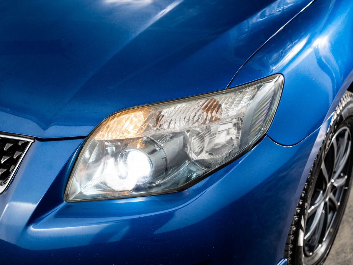 Toyota Corolla 2010 - фото автомобиля