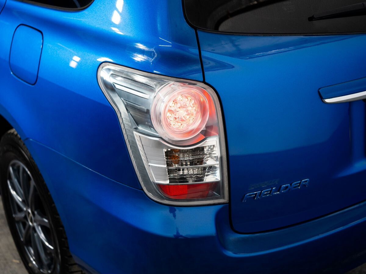 Toyota Corolla 2010 - фото автомобиля