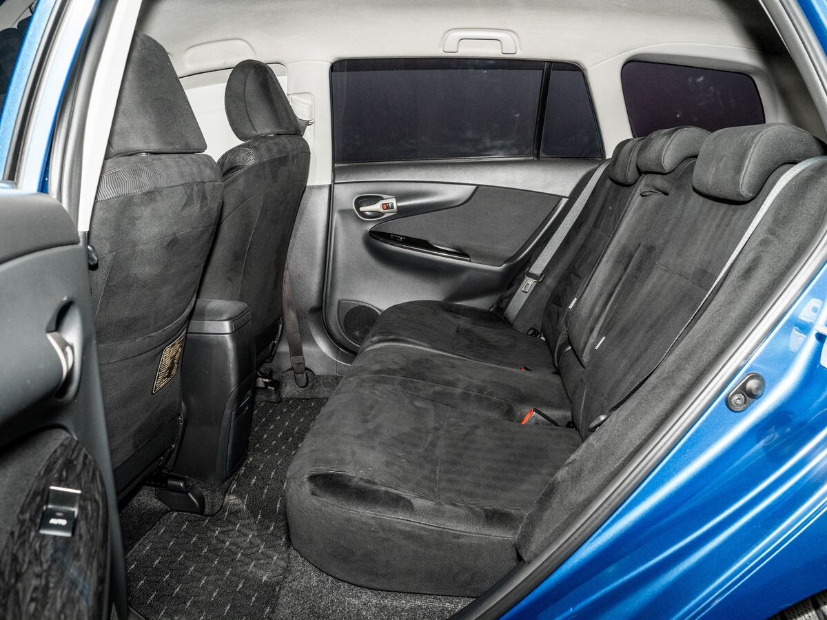 Toyota Corolla 2010 - фото автомобиля