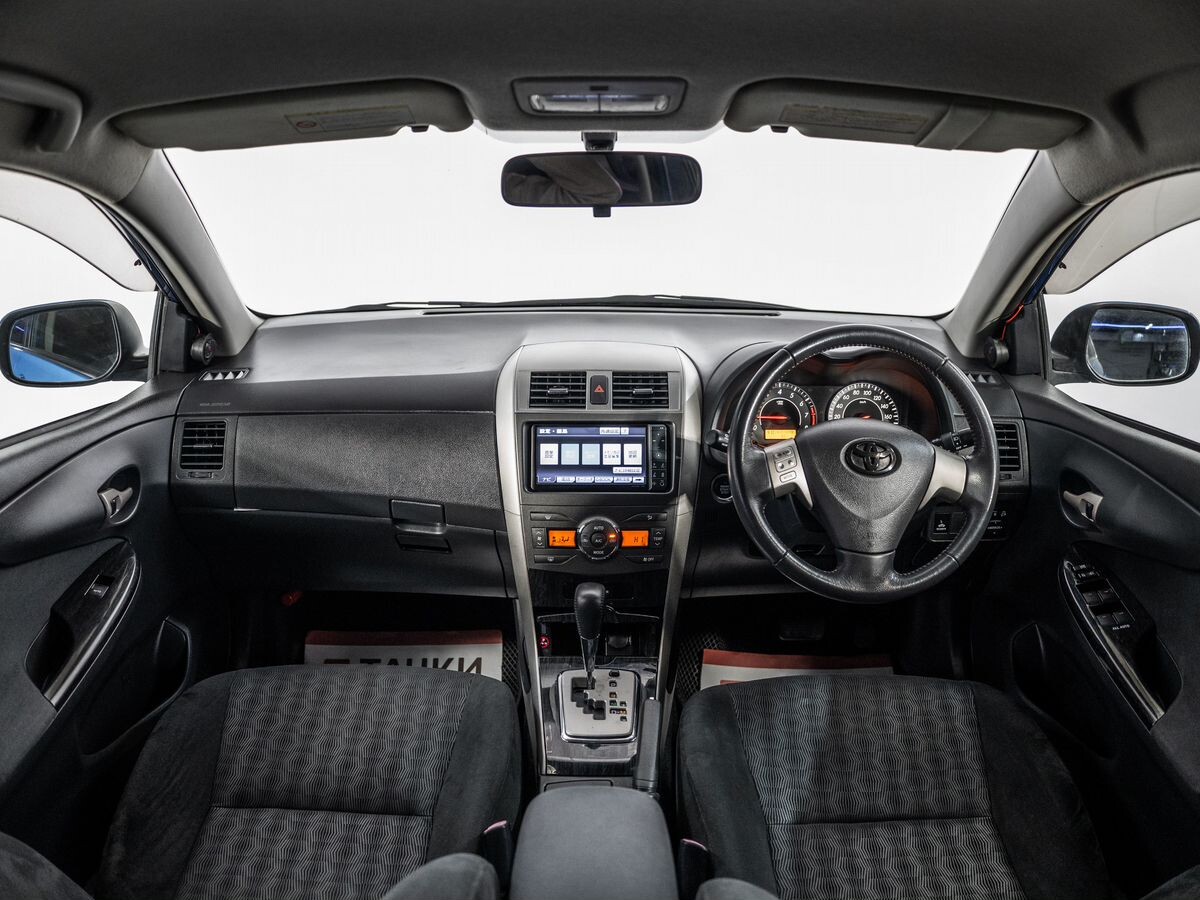 Toyota Corolla 2010 - фото автомобиля