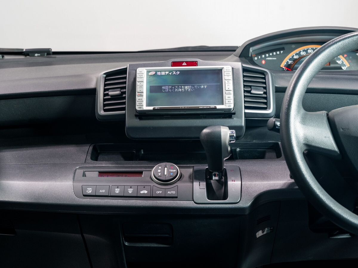 Honda Freed 2010 - фото автомобиля