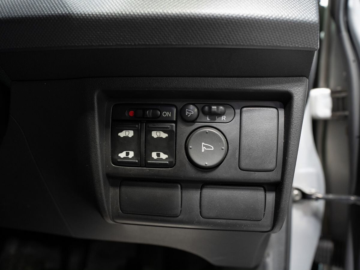 Honda Freed 2010 - фото автомобиля