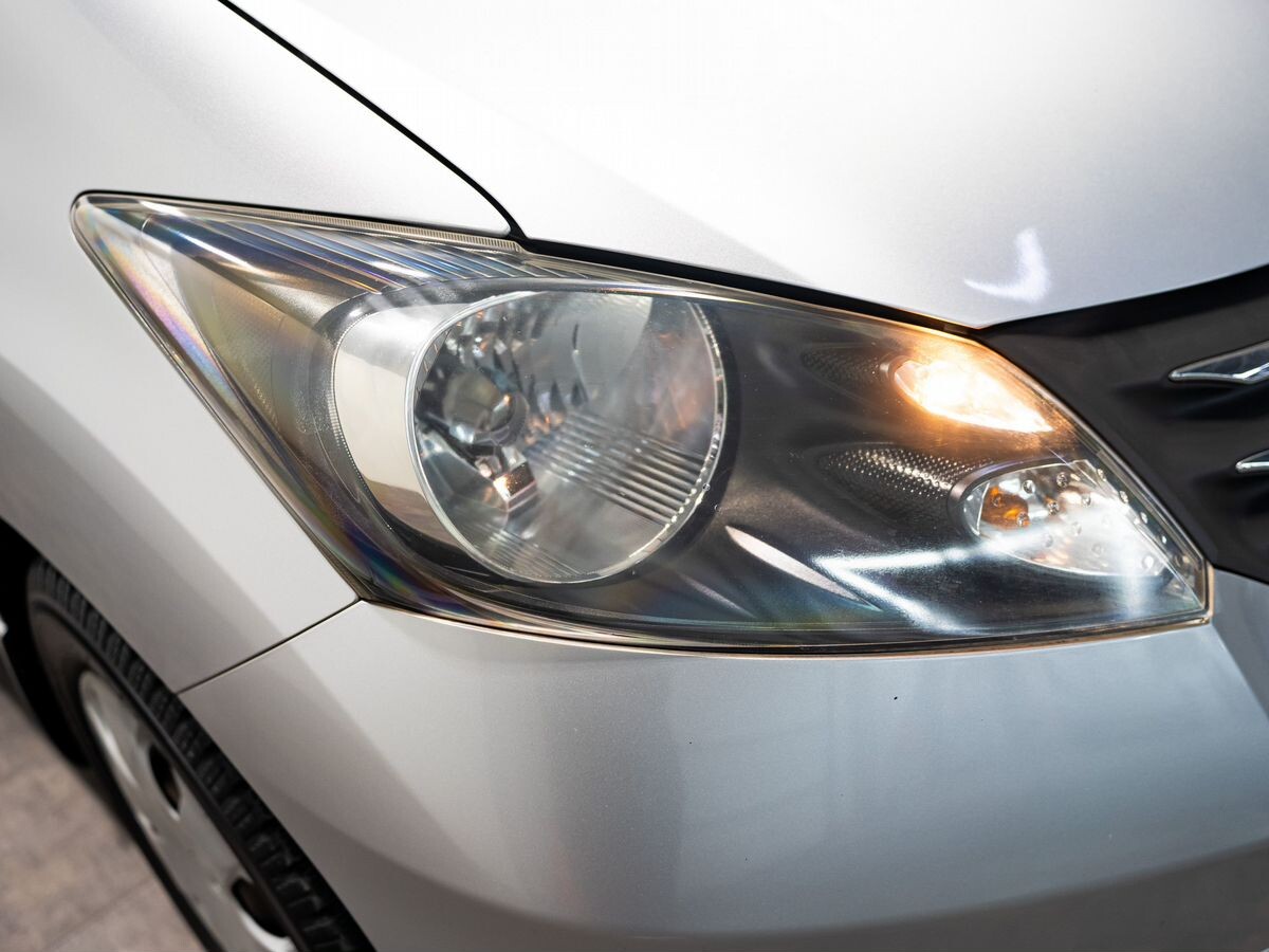 Honda Freed 2010 - фото автомобиля