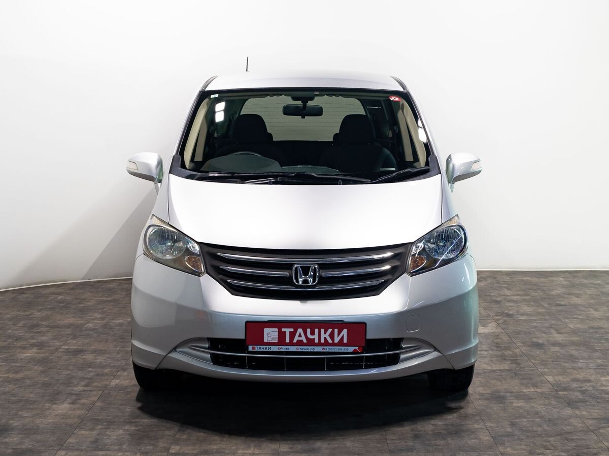 Honda Freed 2010 - фото автомобиля