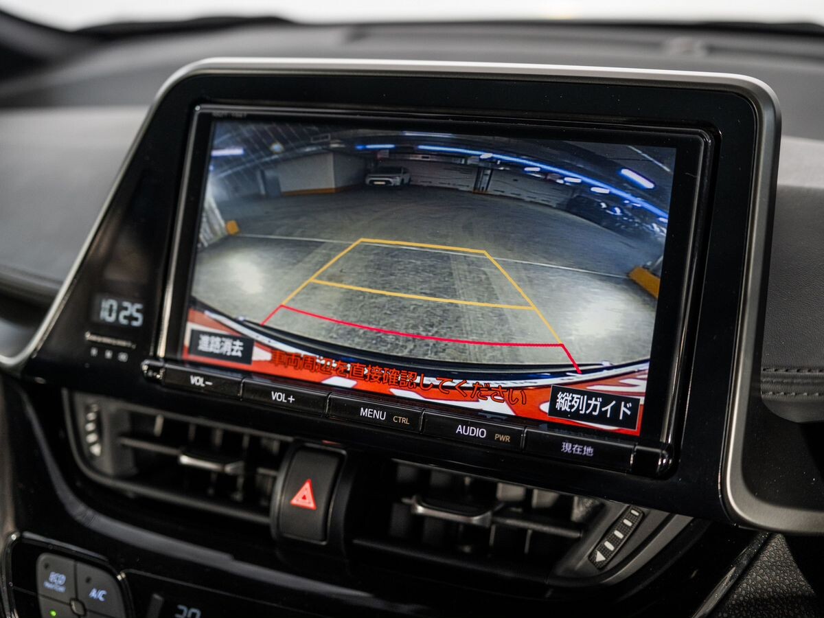 Toyota C-HR 2018 - фото автомобиля