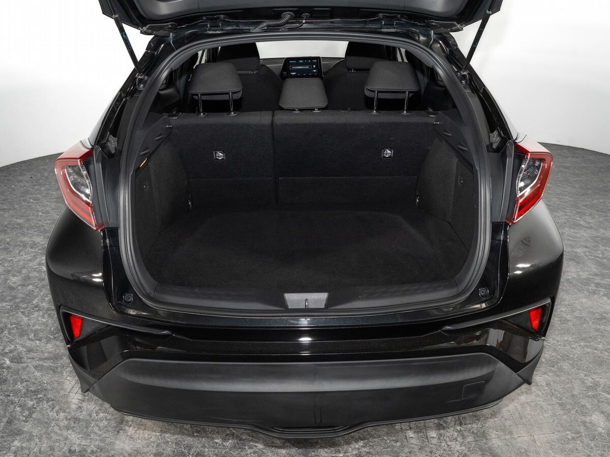 Toyota C-HR 2018 - фото автомобиля