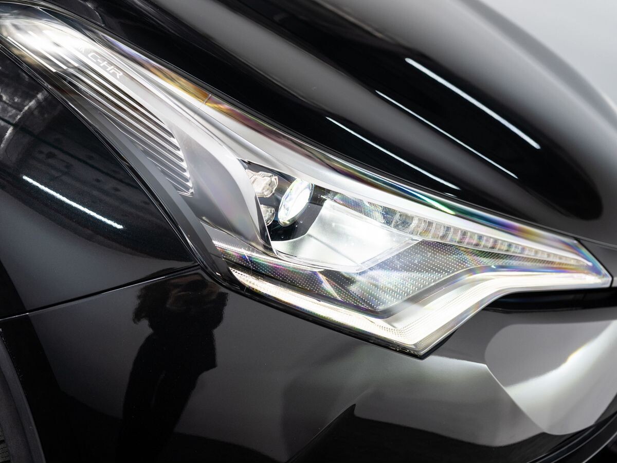 Toyota C-HR 2018 - фото автомобиля