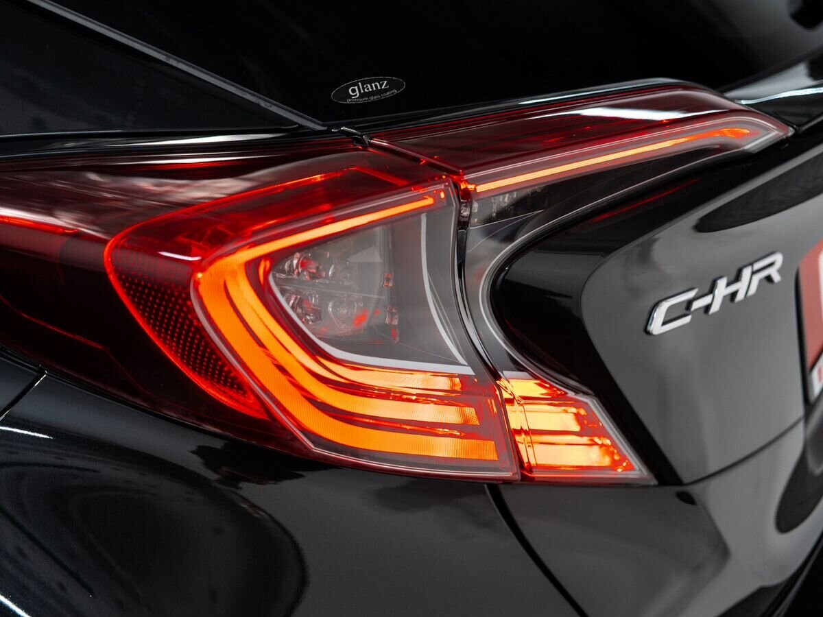 Toyota C-HR 2018 - фото автомобиля