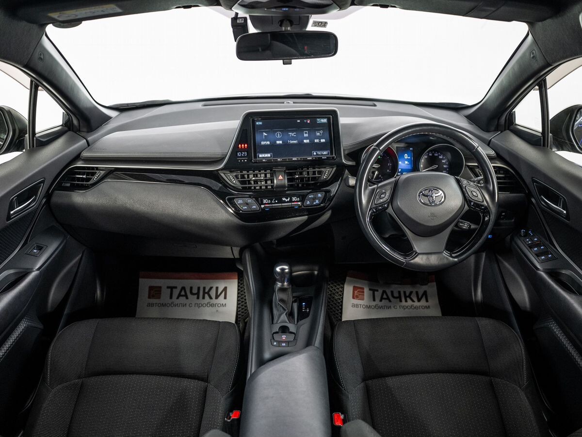 Toyota C-HR 2018 - фото автомобиля