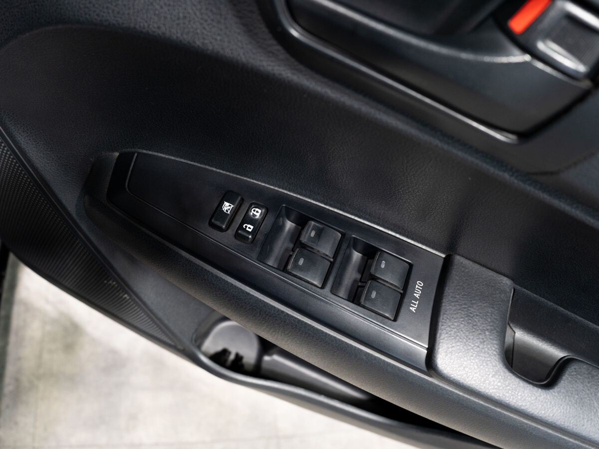 Toyota Corolla 2017 - фото автомобиля