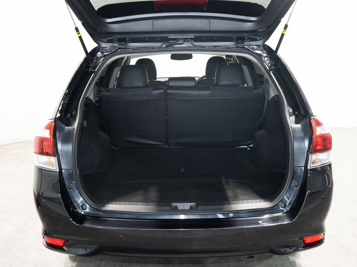 Toyota Corolla 2017 - фото автомобиля