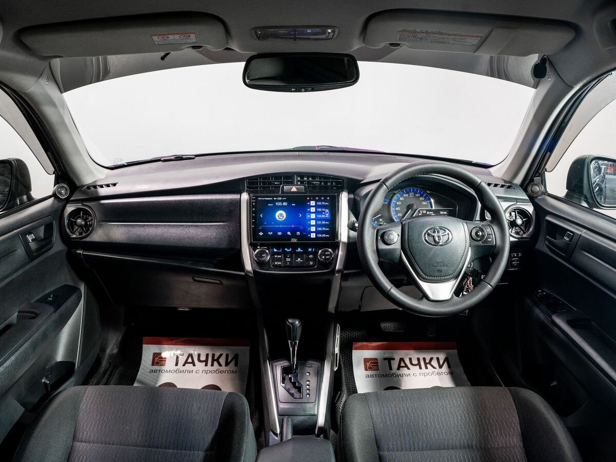 Toyota Corolla 2017 - фото автомобиля