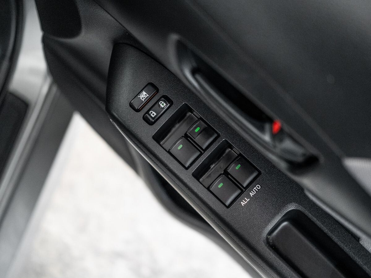 Toyota Wish 2009 - фото автомобиля