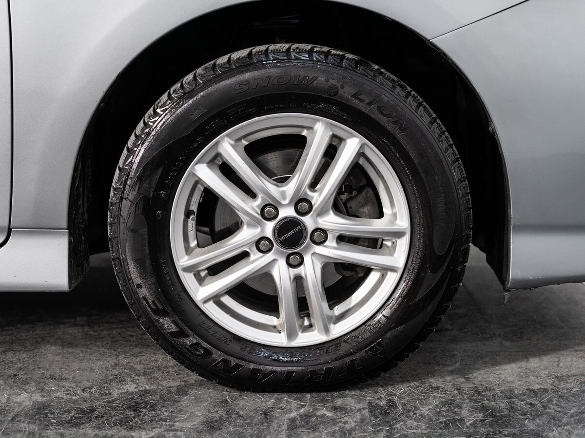 Toyota Wish 2009 - фото автомобиля