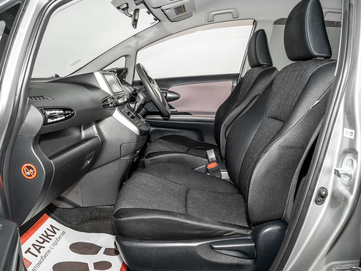 Toyota Wish 2009 - фото автомобиля