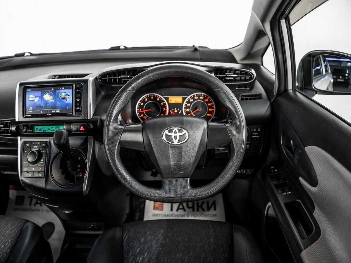 Toyota Wish 2009 - фото автомобиля