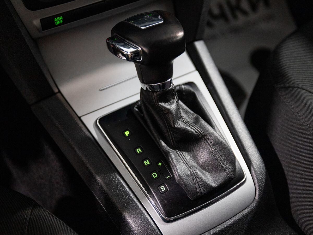 Skoda Octavia 2012 - фото автомобиля