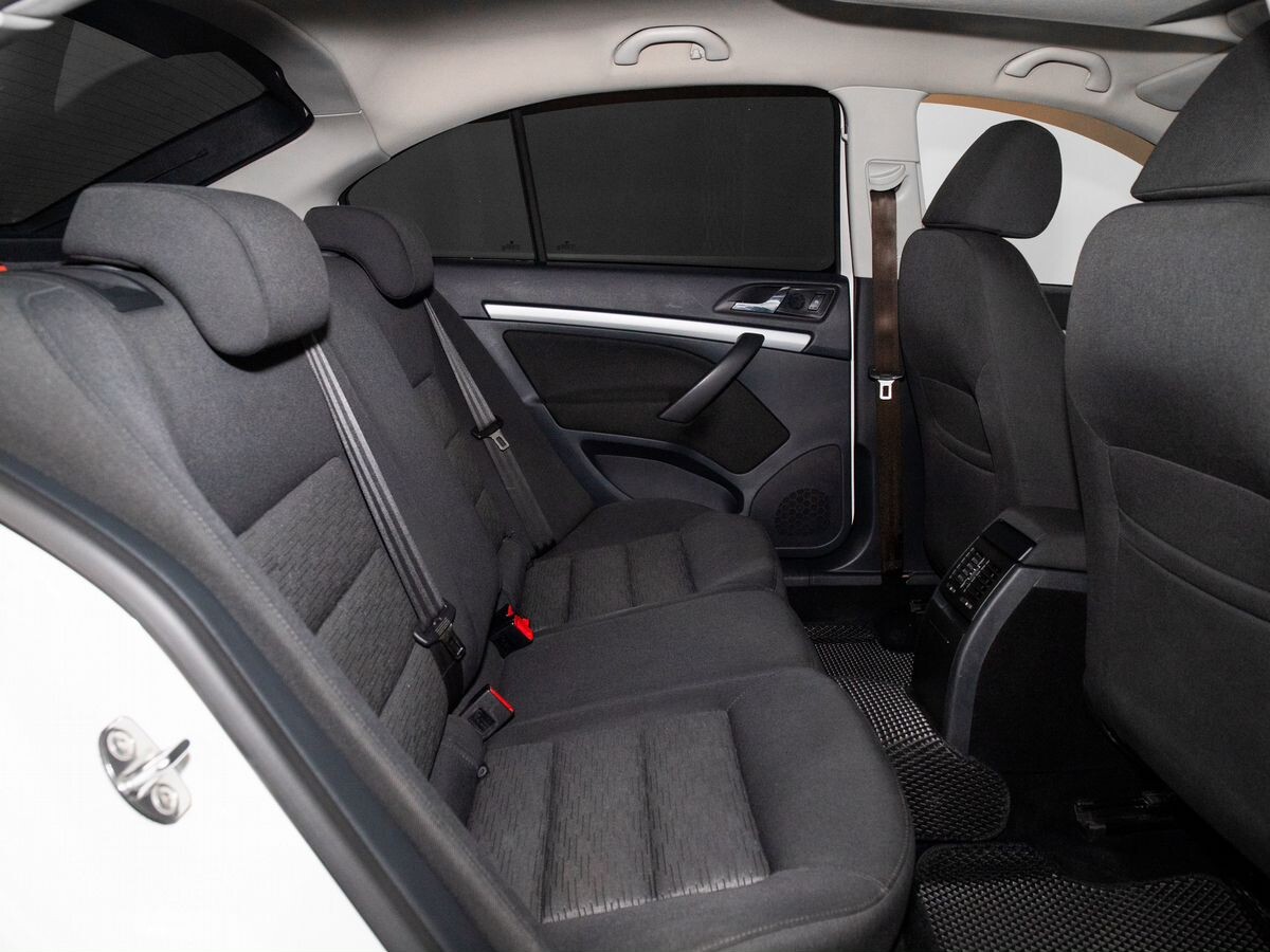 Skoda Octavia 2012 - фото автомобиля