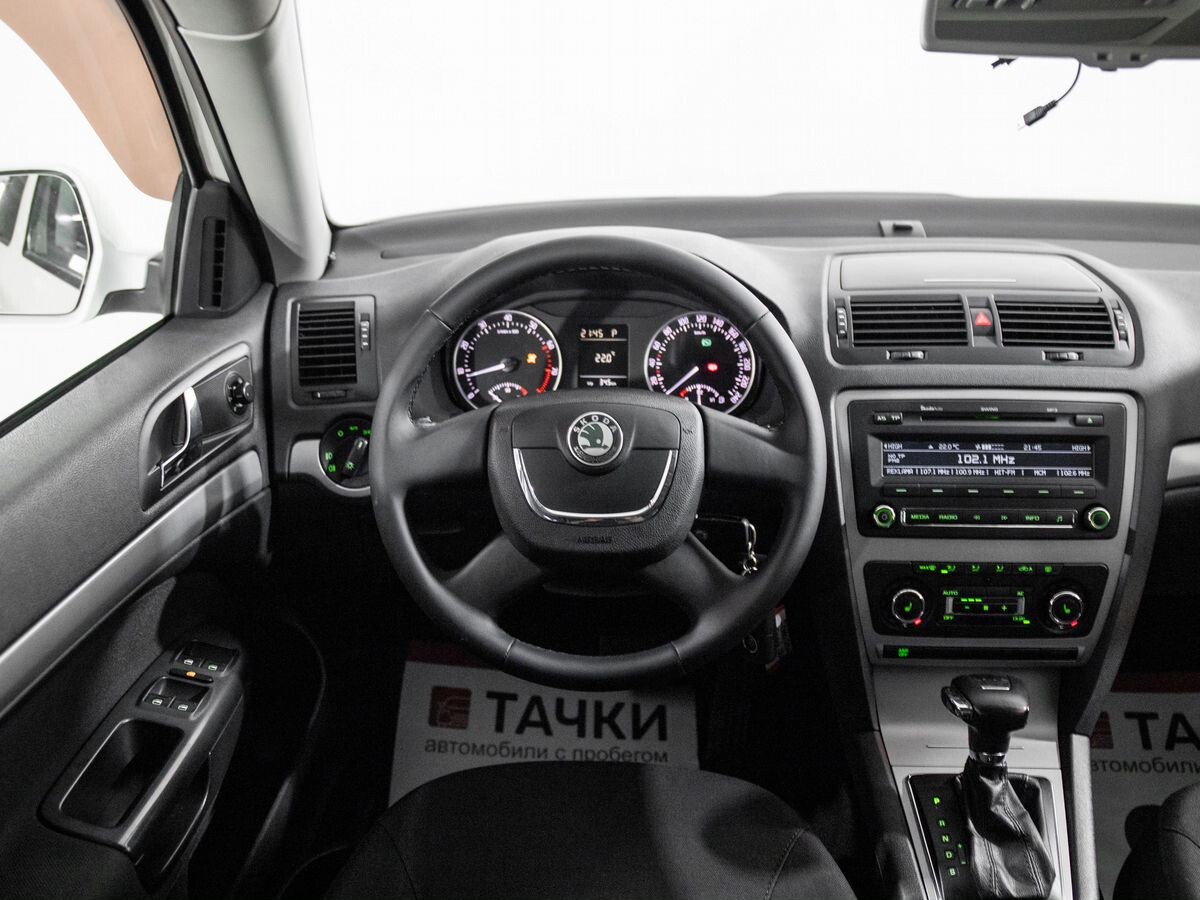 Skoda Octavia 2012 - фото автомобиля