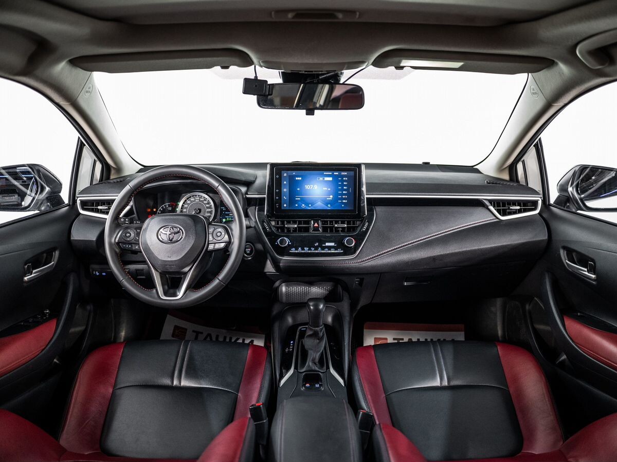 Toyota Corolla 2022 - фото автомобиля