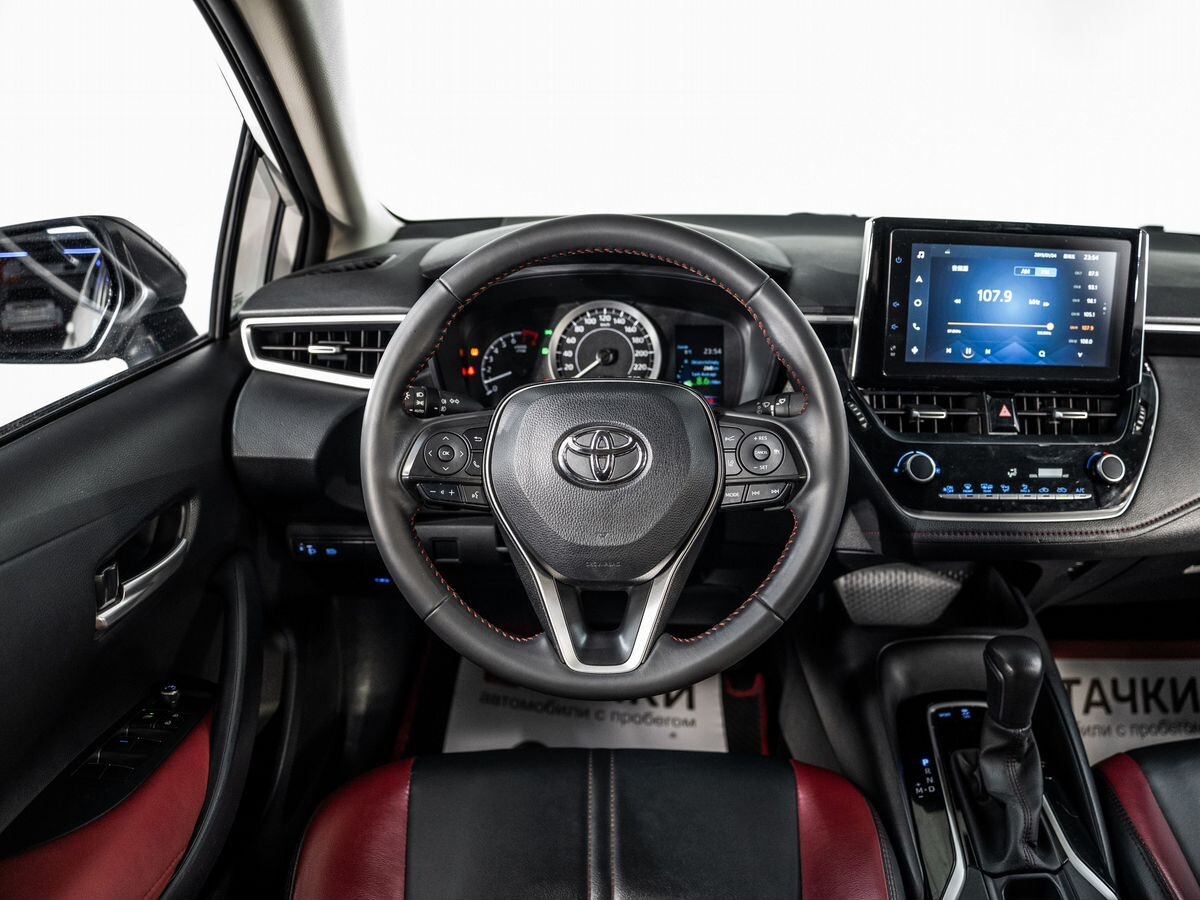 Toyota Corolla 2022 - фото автомобиля