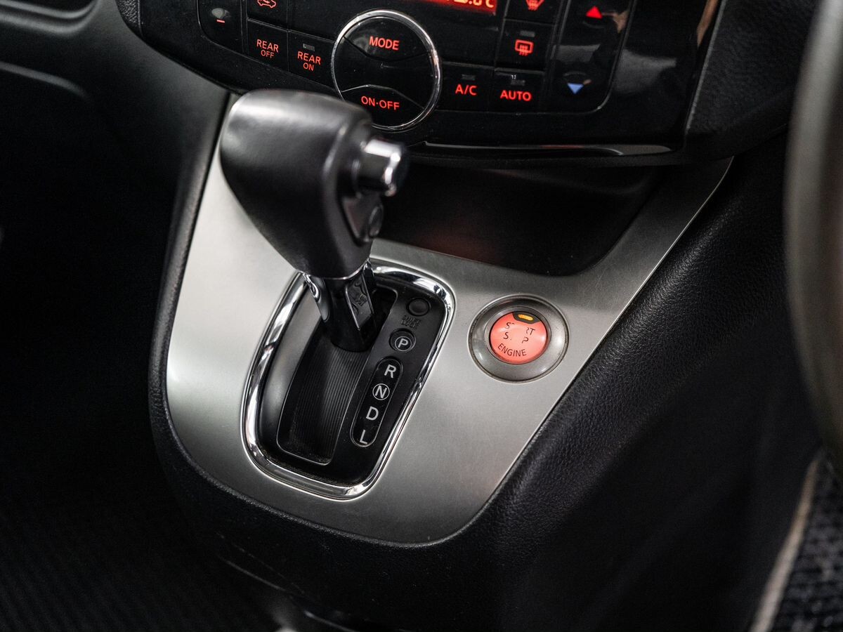 Suzuki Landy 2012 - фото автомобиля