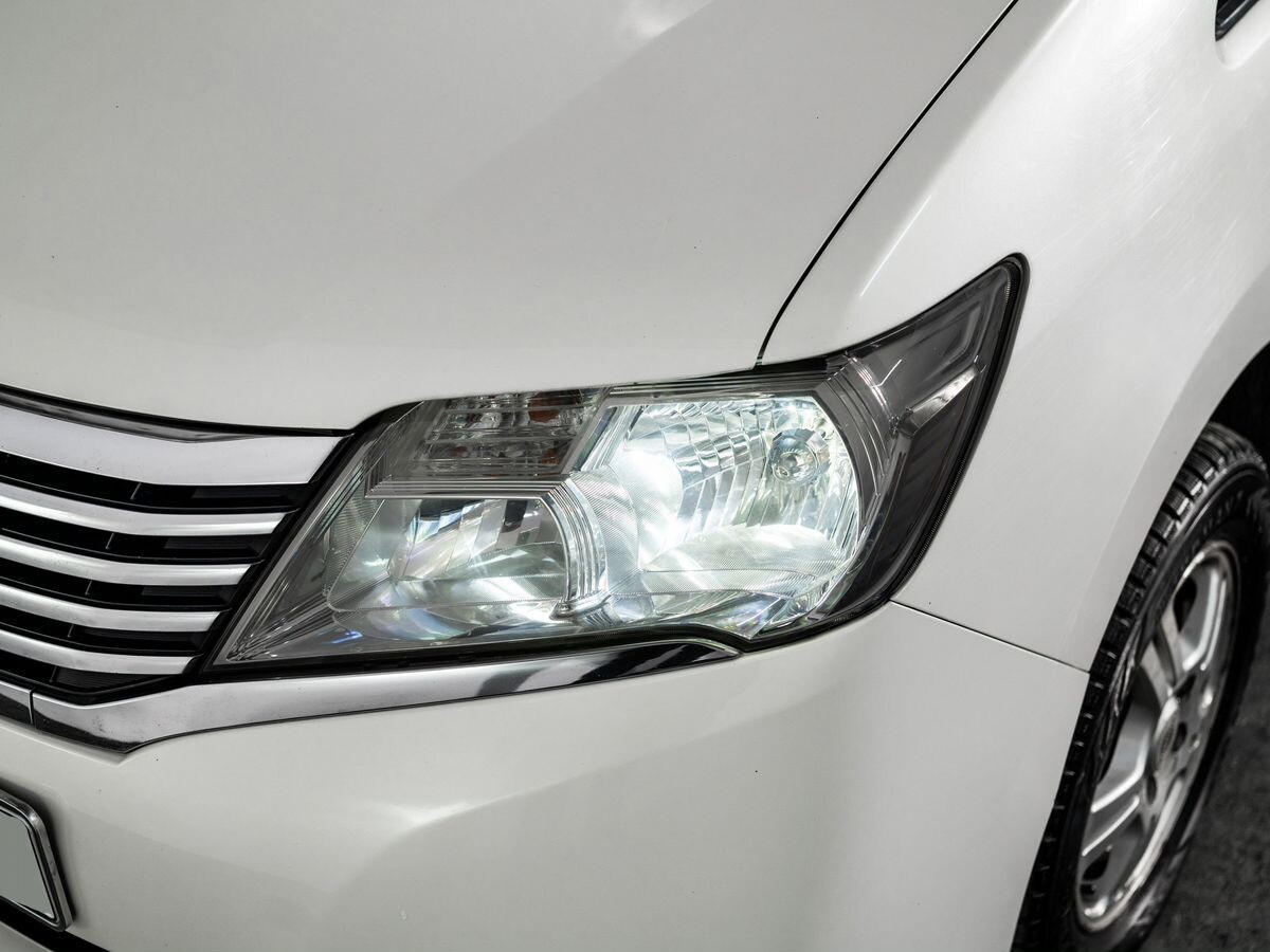 Suzuki Landy 2012 - фото автомобиля