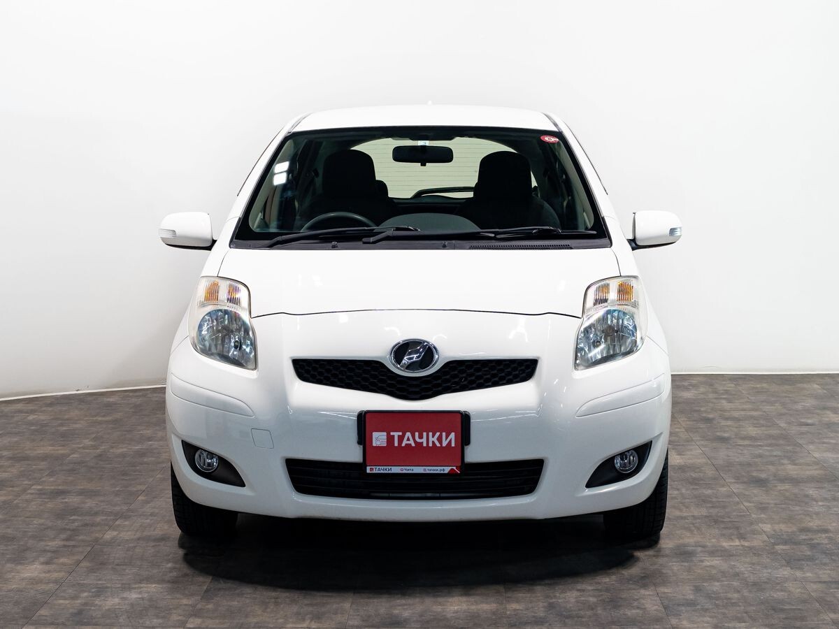 Toyota Vitz 2010 - фото автомобиля