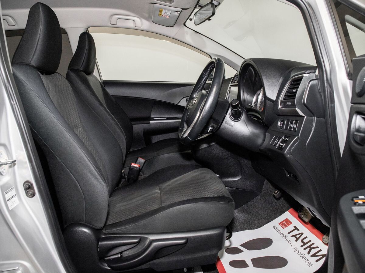 Toyota Ractis 2014 - фото автомобиля