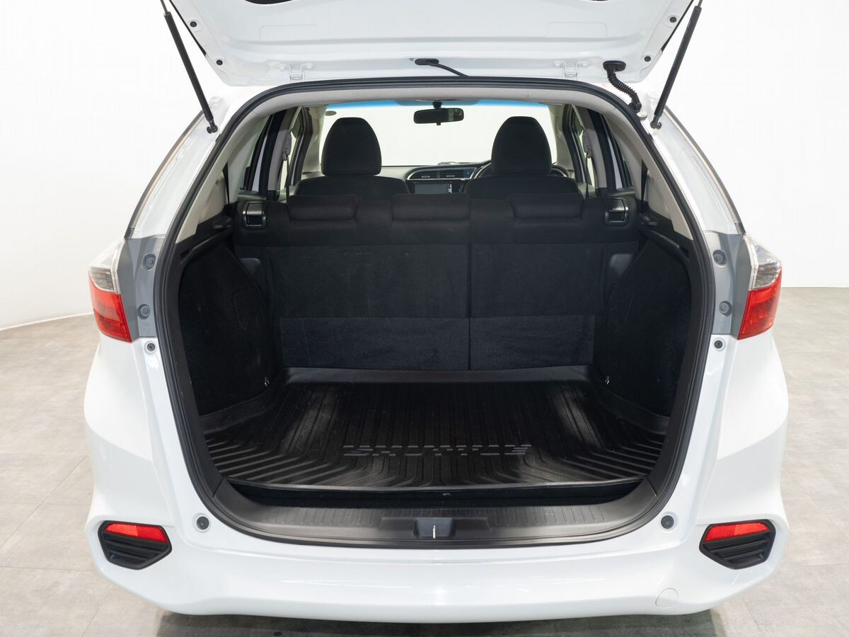 Honda Shuttle 2015 - фото автомобиля