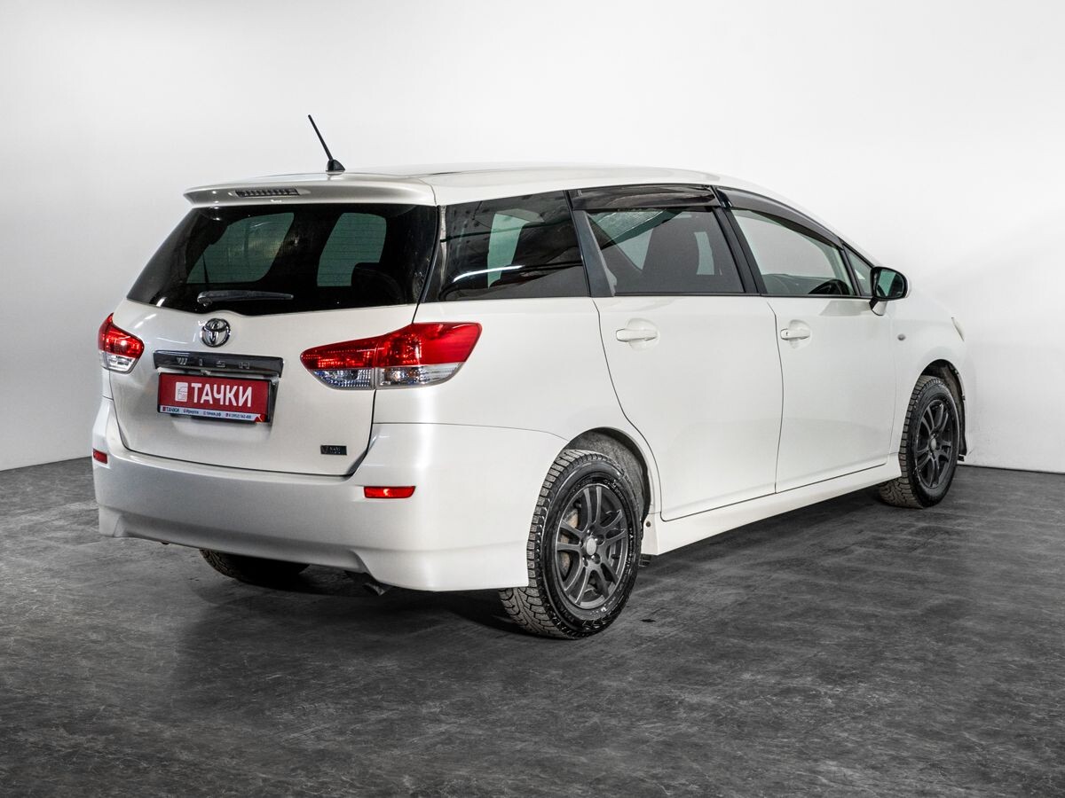 Toyota Wish 2010 - фото автомобиля