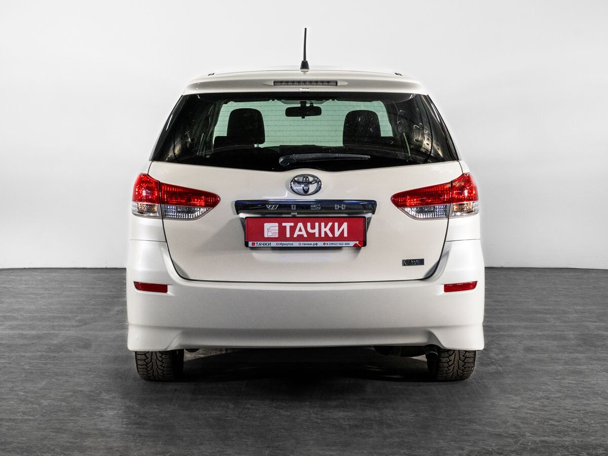 Toyota Wish 2010 - фото автомобиля