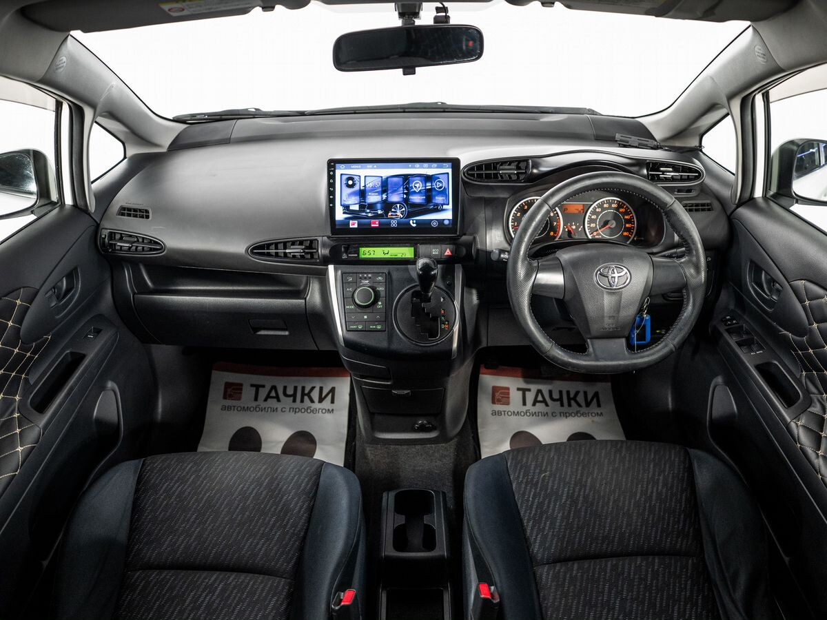 Toyota Wish 2010 - фото автомобиля