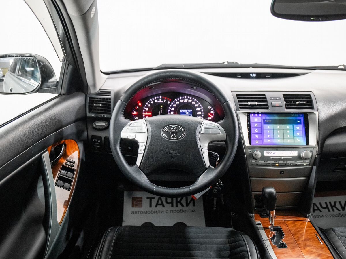 Toyota Camry 2008 - фото автомобиля