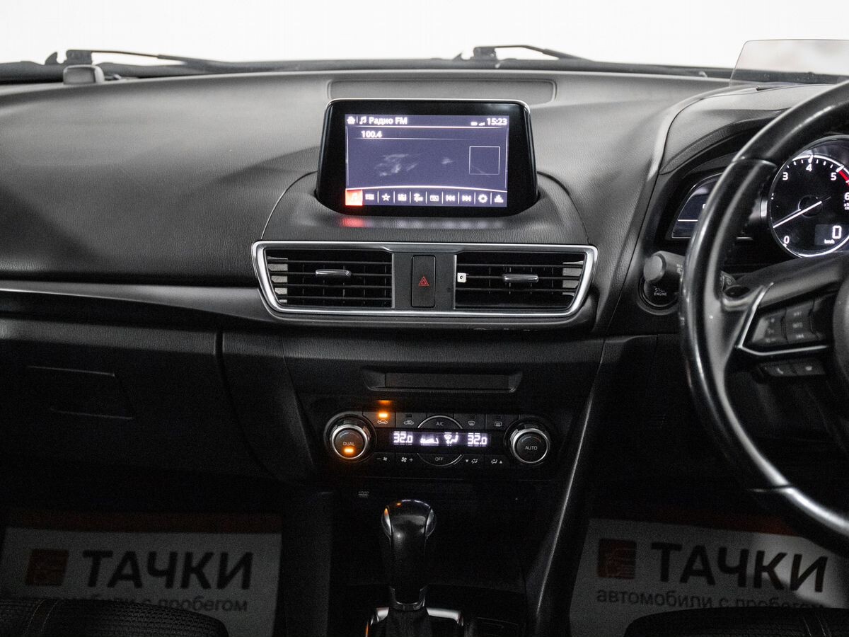 Mazda Axela 2017 - фото автомобиля