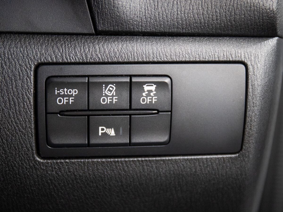 Mazda Axela 2017 - фото автомобиля