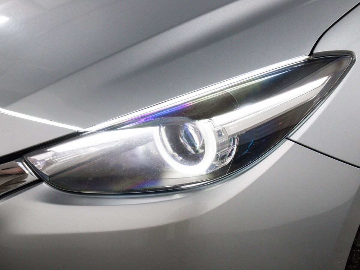 Mazda Axela 2017 - фото автомобиля