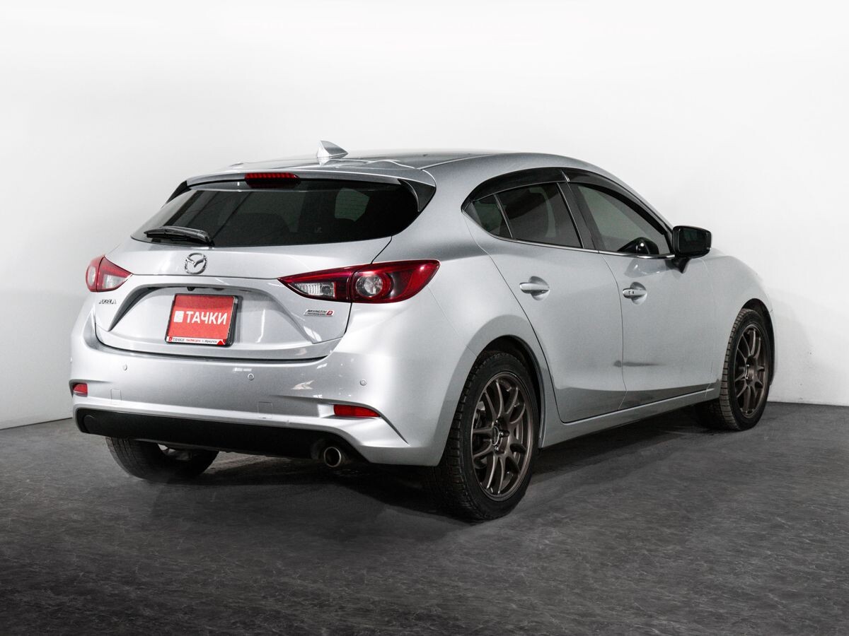 Mazda Axela 2017 - фото автомобиля