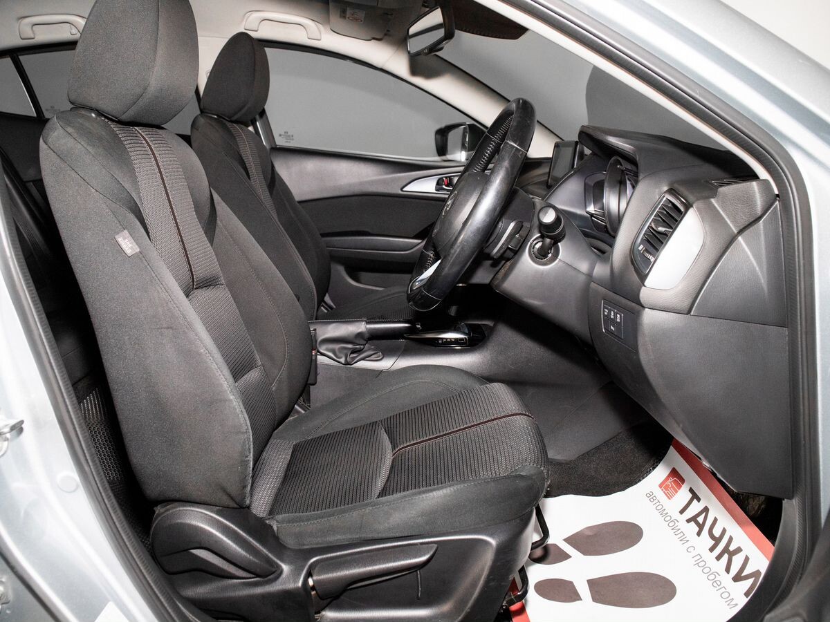 Mazda Axela 2017 - фото автомобиля