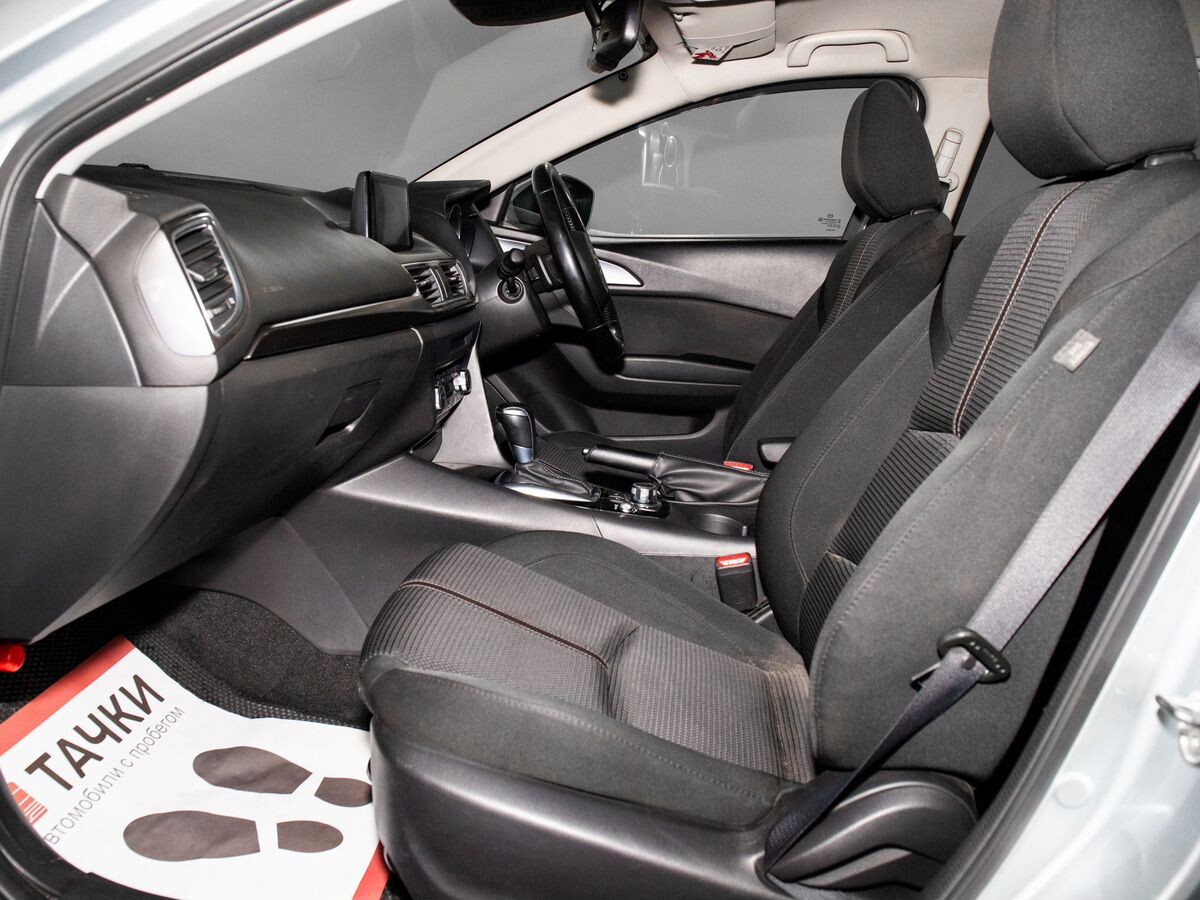 Mazda Axela 2017 - фото автомобиля