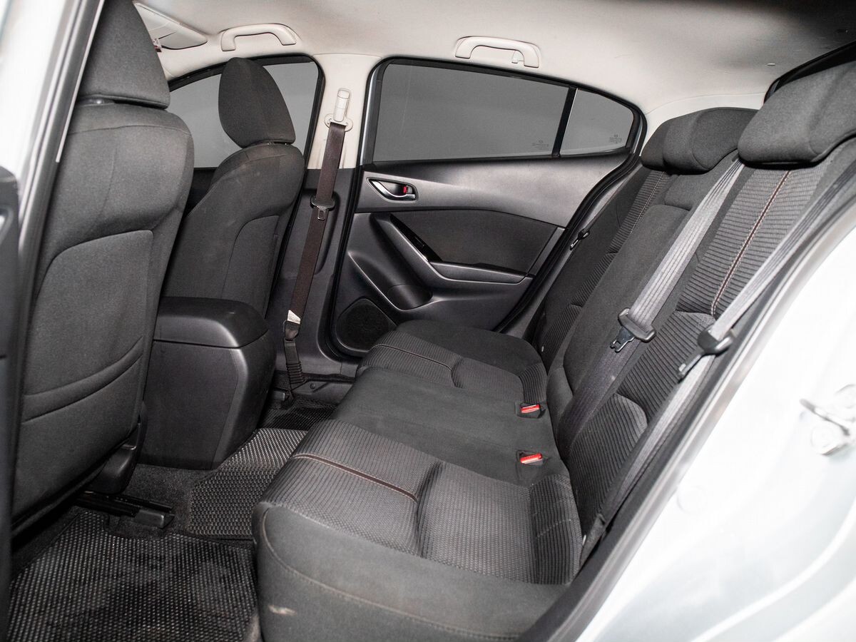 Mazda Axela 2017 - фото автомобиля