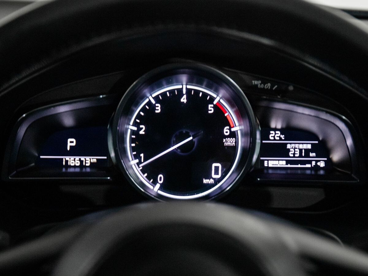 Mazda Axela 2017 - фото автомобиля