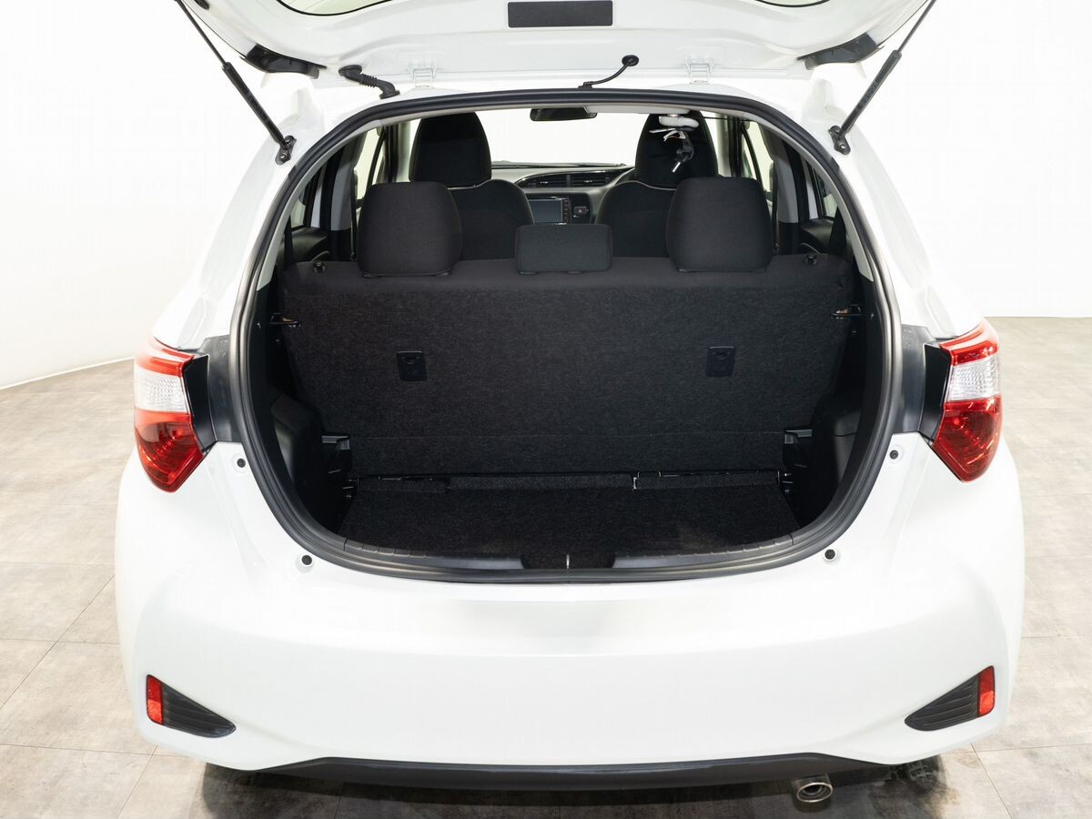 Toyota Vitz 2019 - фото автомобиля