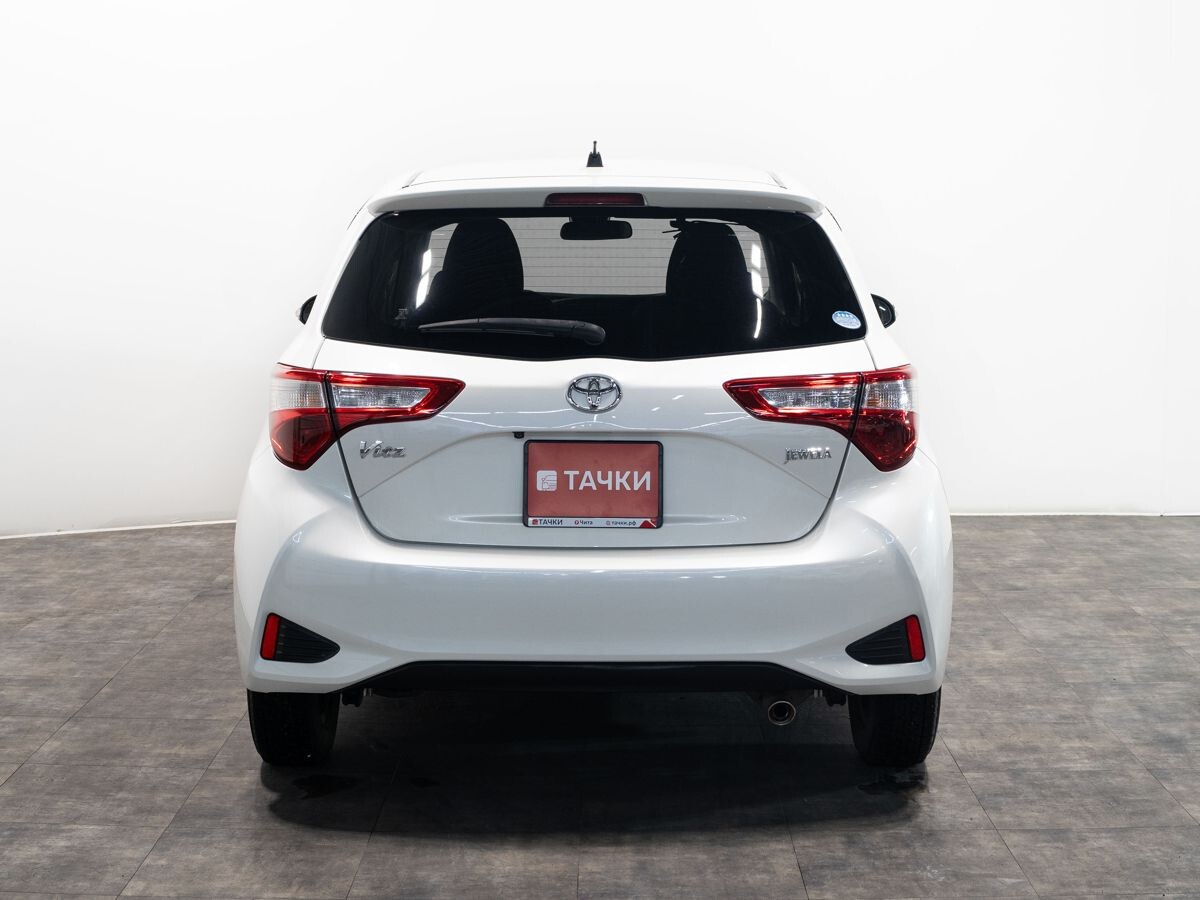 Toyota Vitz 2019 - фото автомобиля
