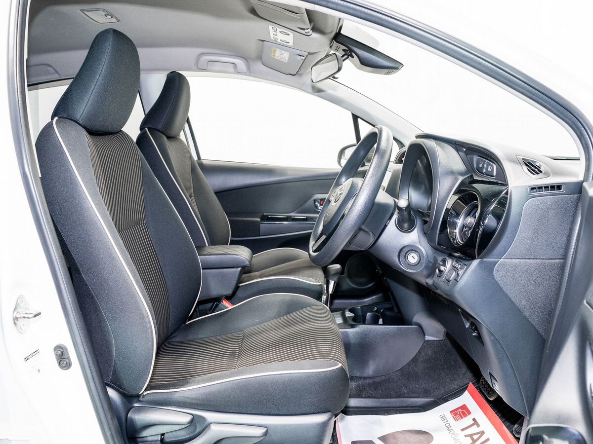 Toyota Vitz 2019 - фото автомобиля