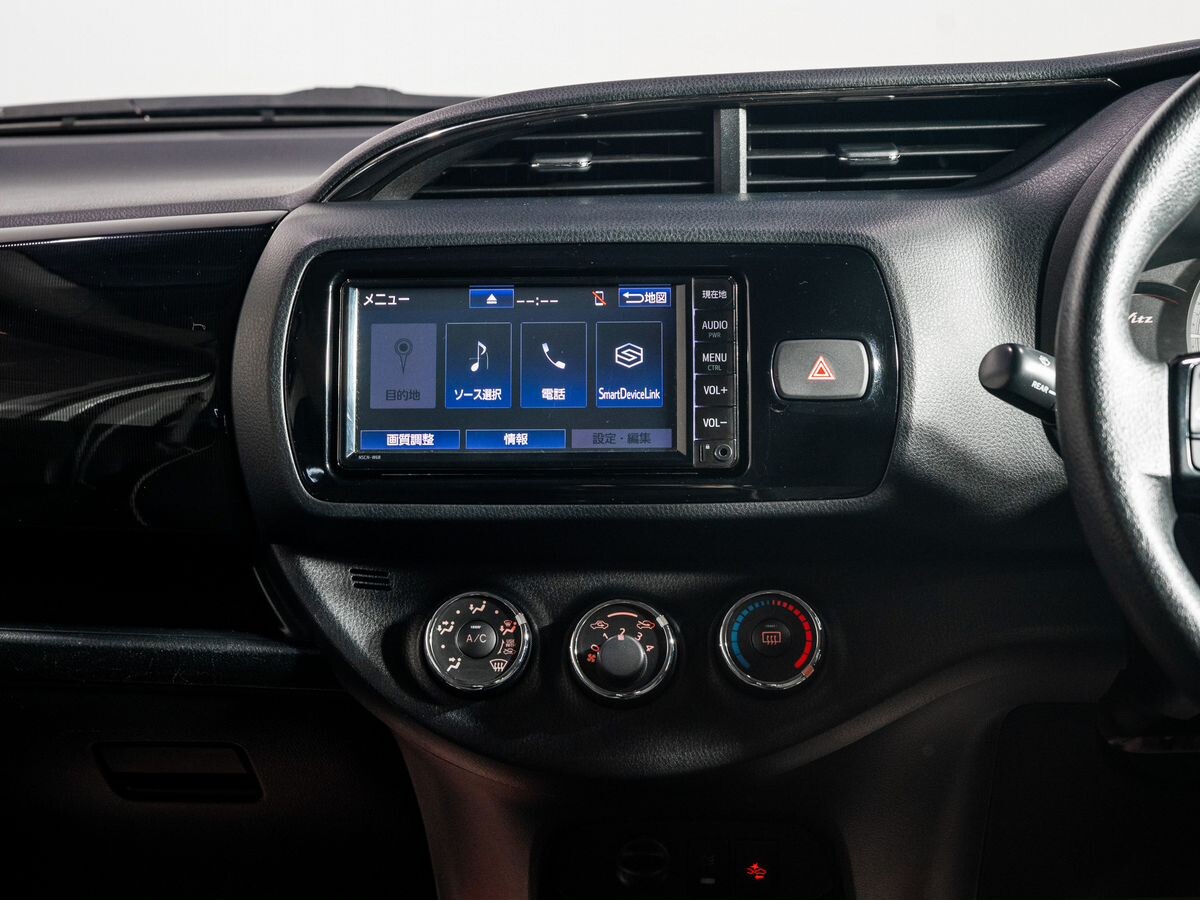 Toyota Vitz 2019 - фото автомобиля